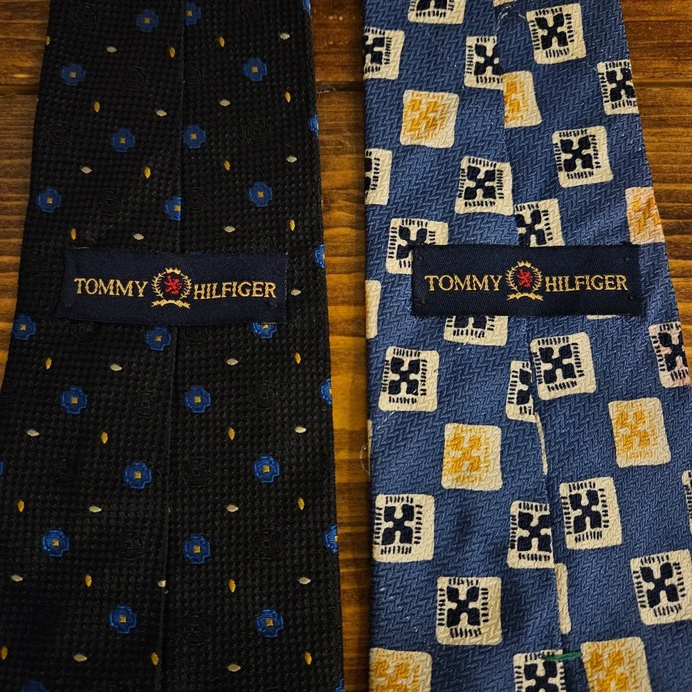 Tommy Hilfiger Silk Tie Bundle (2) Blue Geometric‎ & Black Floral Dot Pattern
